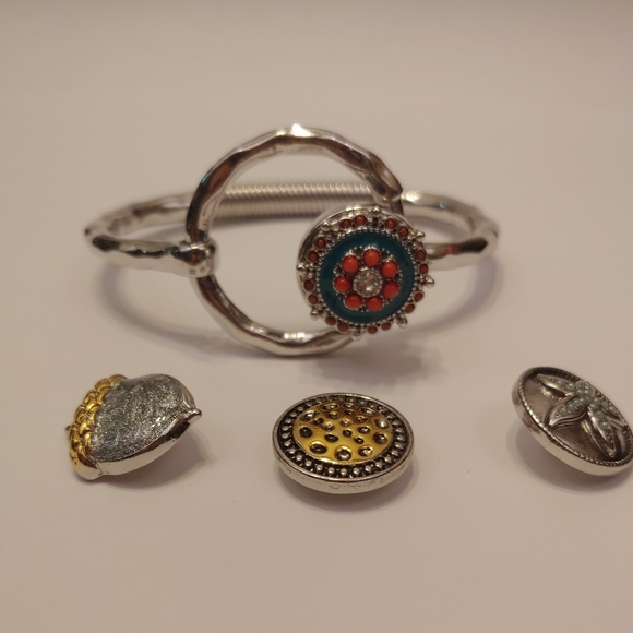 NWOT Boho Bracelet w/ 4 18mm snaps incl Starfish - Picture 1 of 5